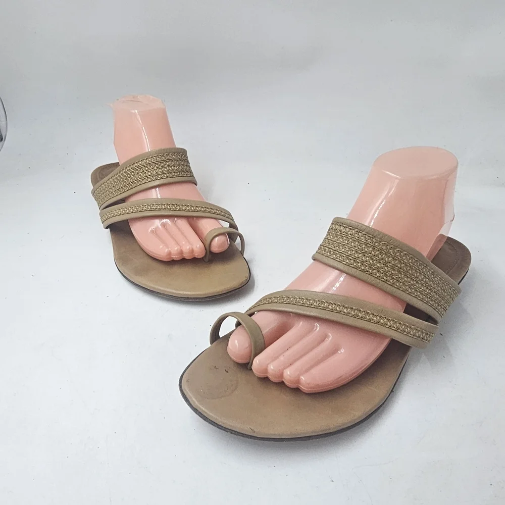 Eric Javits New York Leather Raffia Toe Ring Sandals Italy Womens Size 9.5
